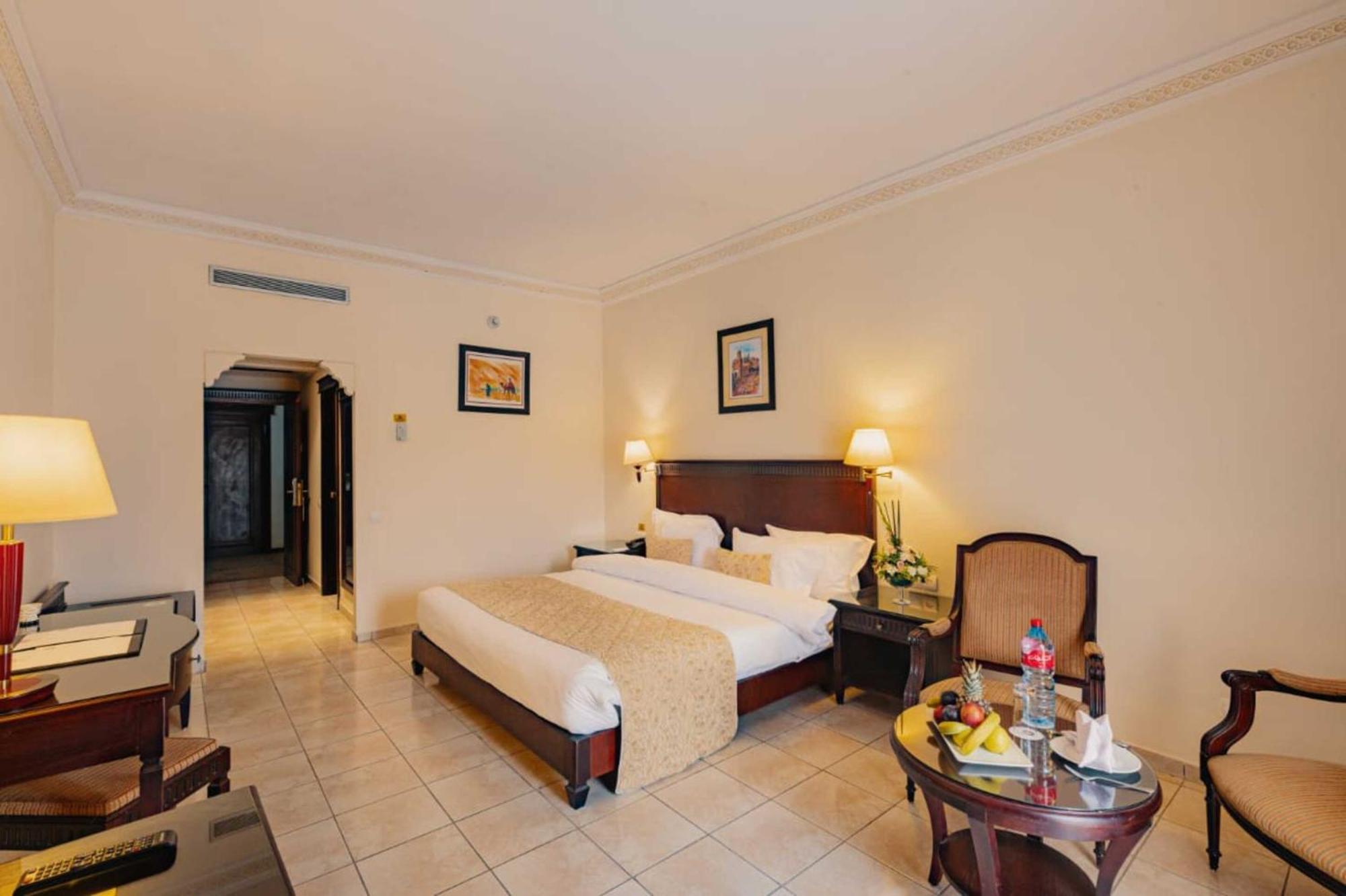 Grand Mogador Agdal & Spa Marrákes Kültér fotó A room at the hotel